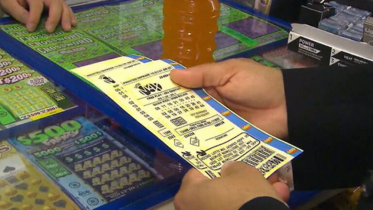 Un billet vendu dans le nord-est de l'Ontario permet de remporter le jackpot de 70 millions de dollars du Lotto Max