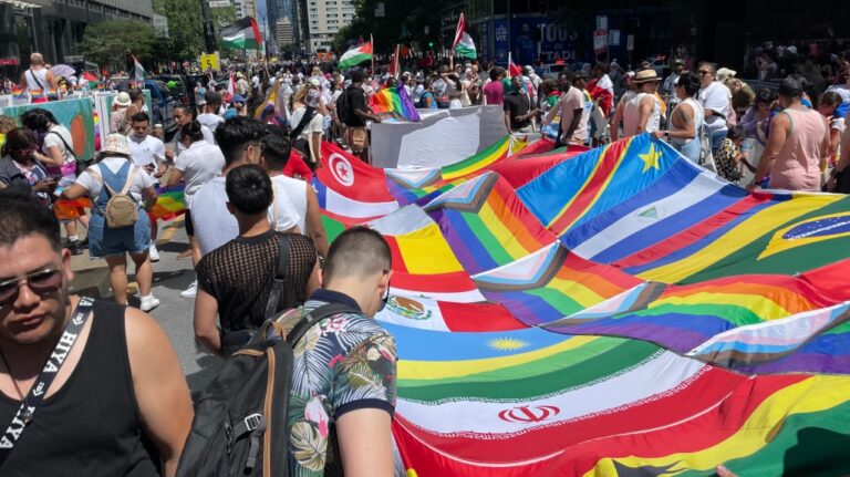Un défilé au centre-ville de Montréal pour clôturer le 18e festival de la Fierté