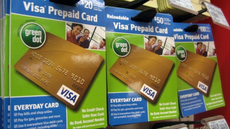 Un homme de Toronto s'est vu refuser une voiture de location après avoir essayé d'utiliser une carte de crédit prépayée. Voici pourquoi toutes les entreprises ne les acceptent pas.