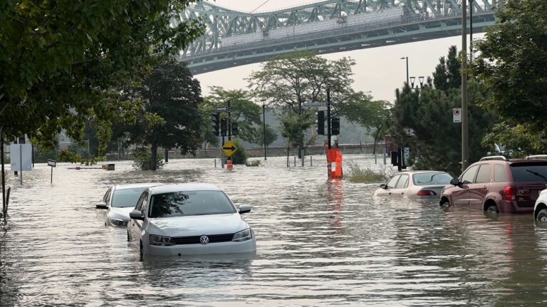 Une importante rupture de conduite d'eau à Montréal témoigne du vieillissement des infrastructures, selon un expert