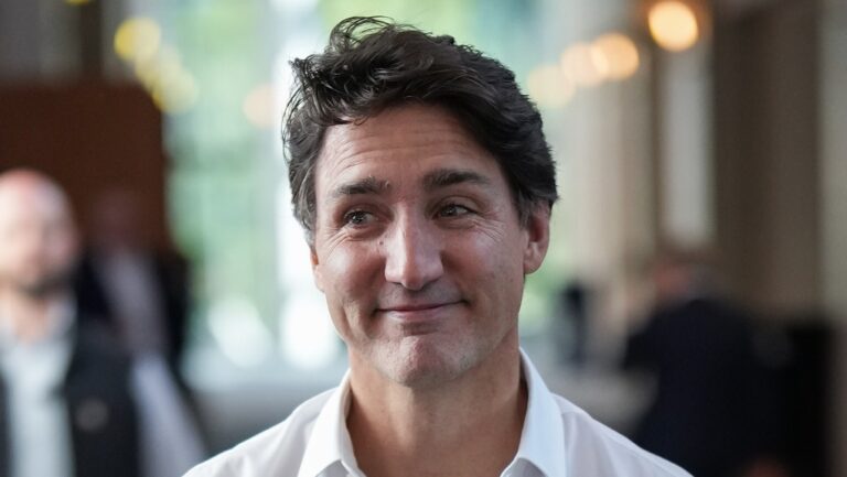 Trudeau dit avoir « hâte » de s'entretenir avec Poilievre au Parlement