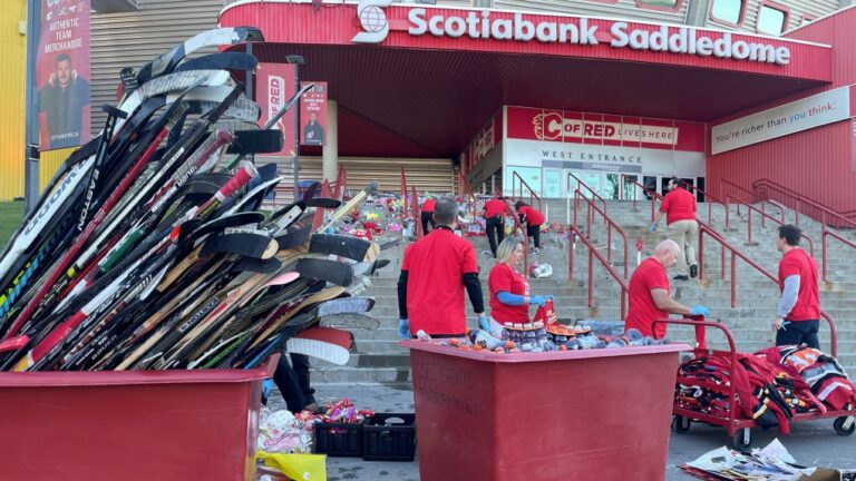 Le monument commémoratif de Johnny et Matthew Gaudreau à Calgary a été retiré
