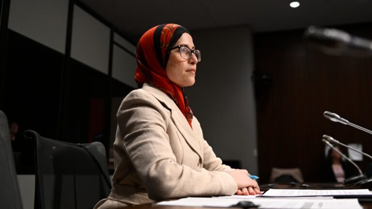 Appel à davantage de professeurs musulmans : le Québec demande la démission du conseiller anti-islamophobie