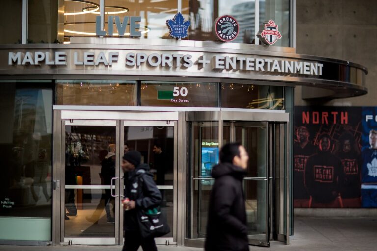 BCE vend sa participation dans MLSE à Rogers pour 4,7 milliards $