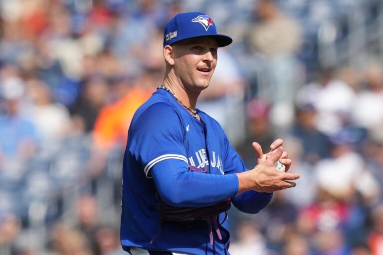 Bowden Francis des Jays lance huit manches sans coup sûr, mais l'enclos des releveurs vacille dans une défaite de 6-2 contre les Mets