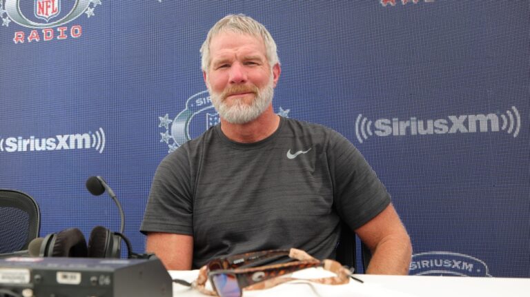 Brett Favre, quarterback du Pro Football Hall of Fame, est atteint de la maladie de Parkinson