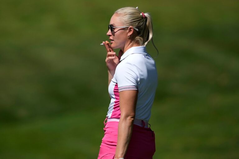 Certaines personnes sont dérangées par l'habitude de fumer de Charley Hull car elle met en danger l'éthique du travail acharné