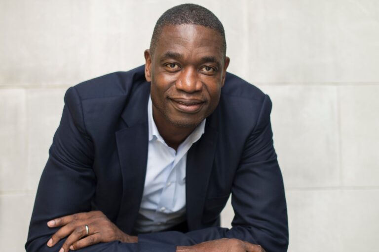 Dikembe Mutombo, membre du Temple de la renommée du basket-ball et défenseur infatigable, décède à 58 ans
