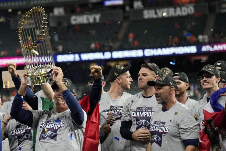 Est-il difficile de répéter son titre de champion des World Series ? Le Texas vient de passer 24 saisons consécutives sans titre