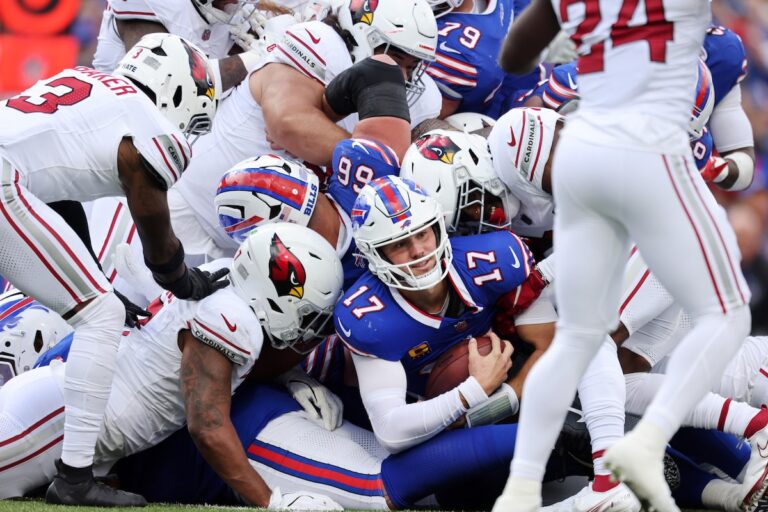 Josh Allen lance deux passes de TD et court pour deux autres alors que les Bills se rallient pour une victoire de 34-28 contre les Cardinals