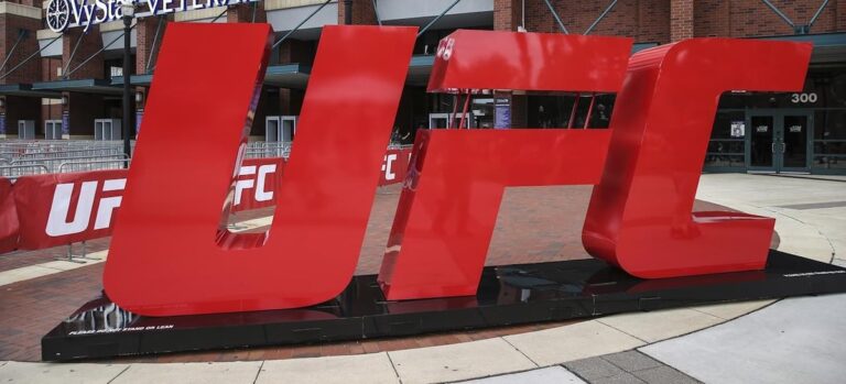 La Canadienne Corinne Laframboise, poids mouche, rate à nouveau son contrat avec l'UFC