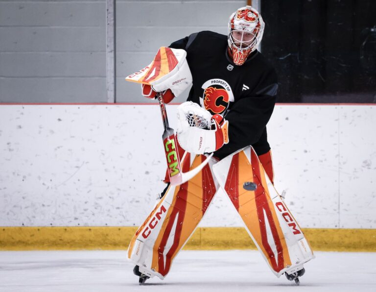 La bataille pour le gardien de but partant au cœur du camp d'entraînement des Flames de Calgary