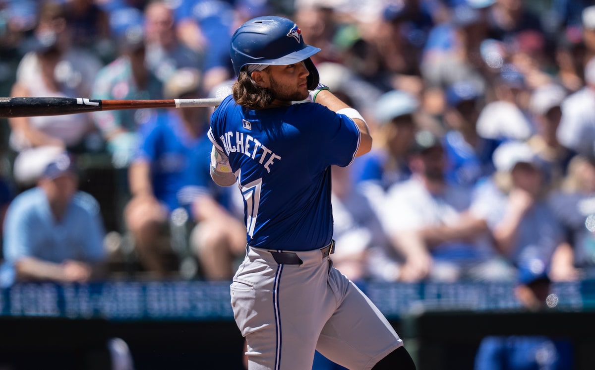 La saison est terminée pour Bichette alors que les Blue Jays placent le joueur d'arrêt-court sur la liste des blessés en raison d'une fracture du doigt