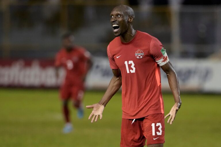 L'ancien capitaine du Canada Atiba Hutchinson raconte son histoire dans son nouveau livre The Beautiful Dream