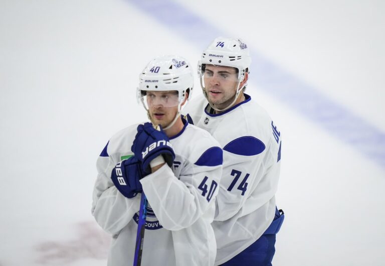 Le camp d'entraînement des Canucks est « éprouvant pour les nerfs » pour le nouveau venu DeBrusk