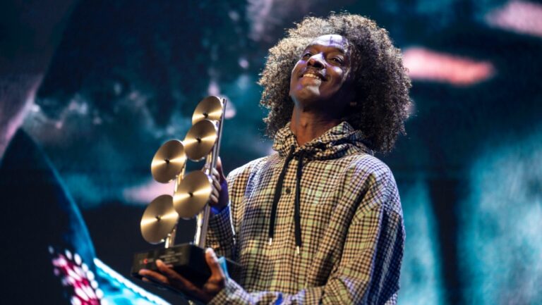 Le rappeur canadien K'naan accusé d'agression sexuelle suite à son arrestation à Québec