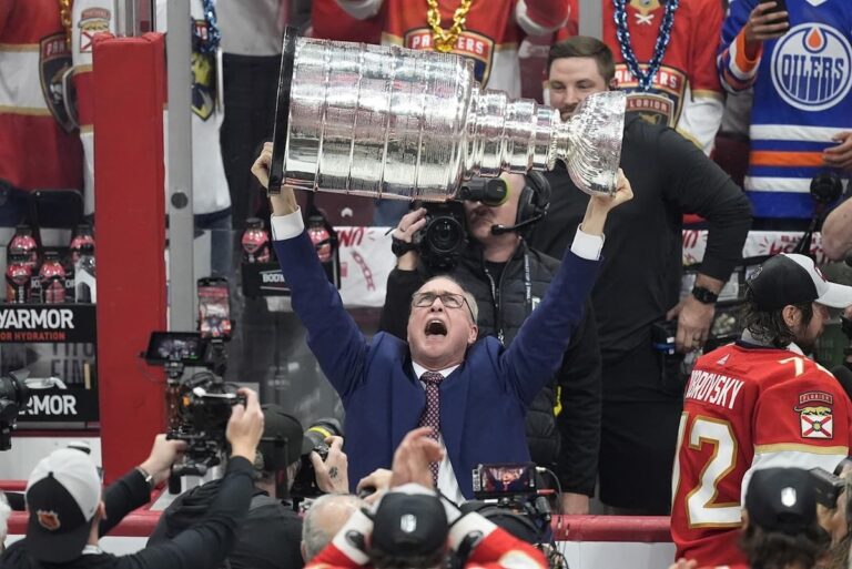 L'entraîneur des Panthers, Paul Maurice, est reposé et rafraîchi. Il est désormais prêt à mener les champions de la Coupe Stanley au camp d'entraînement