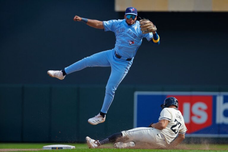 Les Blue Jays s'inclinent face aux Twins grâce à un home run de Royce Lewis qui leur donne l'avantage en huitième manche