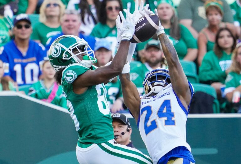 Les Bombardiers s'accrochent à une victoire palpitante à l'extérieur contre les Roughriders 35-33