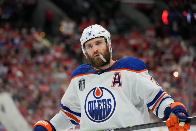 Les Oilers signent une prolongation de contrat de huit ans et 112 millions de dollars avec le centre vedette Leon Draisaitl