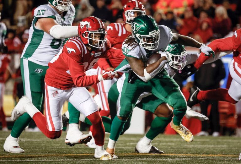 Les Roughriders dominent les Stampeders 37-29 lors d'une confrontation clé dans la division Ouest