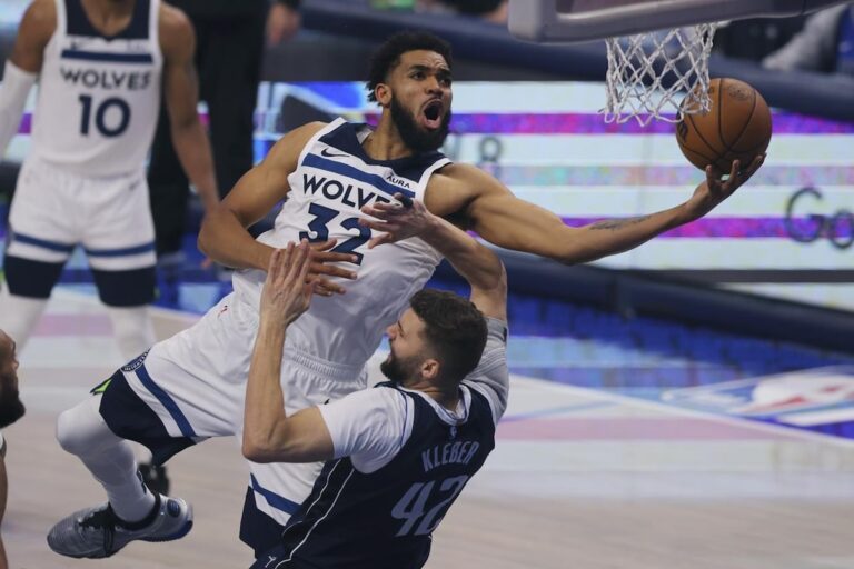 Les Timberwolves acceptent d'échanger Towns contre Knicks contre Randle, DiVincenzo, premier tour