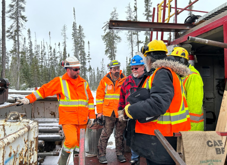 Les jeunes sociétés minières empochent des subventions provinciales pour l'exploration minière