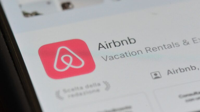 Les restrictions sur les locations à court terme en Colombie-Britannique réduisent les loyers et permettent aux locataires d'économiser des millions : étude