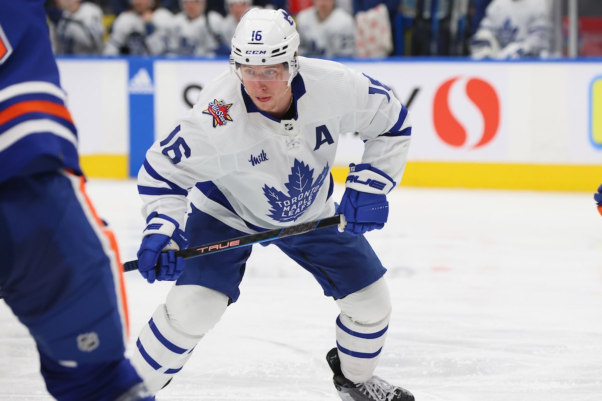 MacKinnon soutient Marner, qui est sous le feu des critiques, et considère l'attaquant des Maple Leafs comme « l'un des meilleurs joueurs » de la LNH