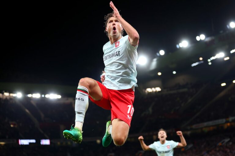 Manchester United s'incline 1-1 face au club néerlandais de Twente en Ligue Europa remaniée