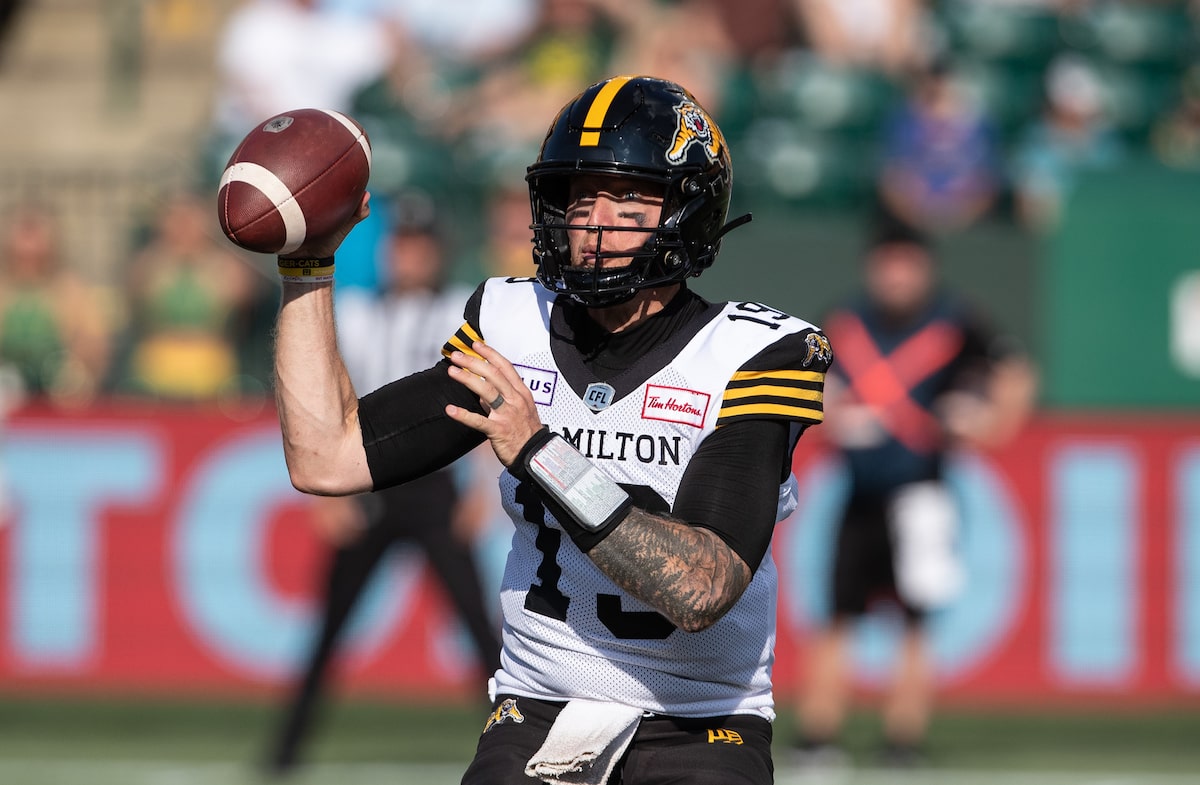 Mitchell lance deux passes de touché et les Tiger-Cats remportent une victoire à domicile contre les Redblacks