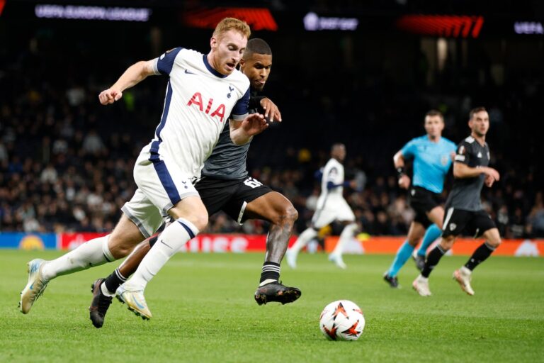 Tottenham surmonte un carton rouge précoce et remporte une victoire 3-0 dans la Ligue Europa remaniée