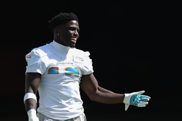 Tyreek Hill, joueur des Dolphins, affirme qu'il aurait pu mieux gérer certains éléments de l'incident de la circulation policière