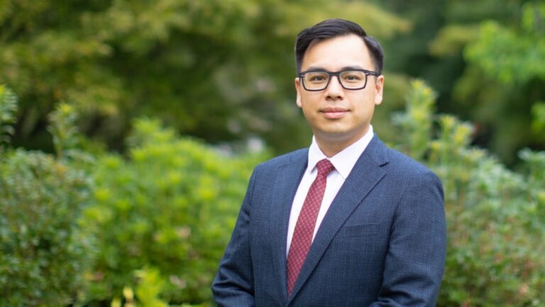 Un ancien réserviste militaire condamné pour une vidéo avec fusil de chasse qualifiant un député libéral d'« agent communiste » pour la Chine
