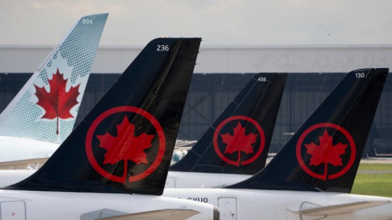 Une compagnie aérienne canadienne modifie sa date limite d'enregistrement pour tous ses vols. Voici pourquoi