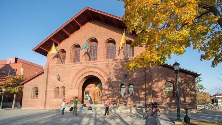 Le projet de rénovation du théâtre UVM reçoit un don d'un million de dollars d'anciens élèves