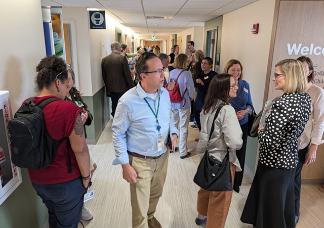 L'inauguration a attiré la foule - COURTNEY LAMDIN ©️ SEVEN DAYS