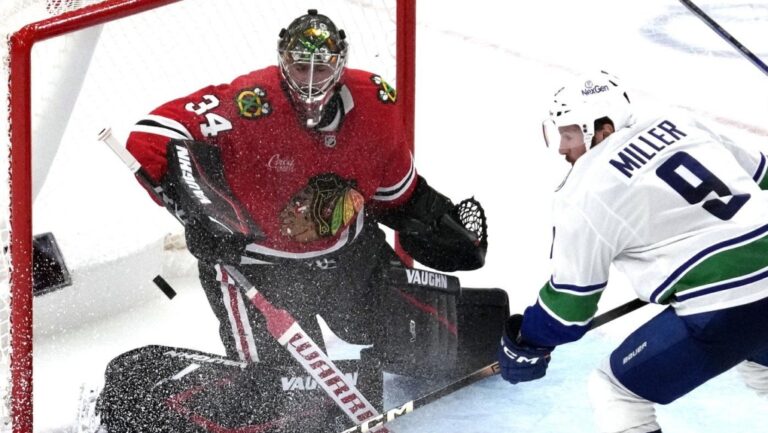 Heinen marque deux fois alors que les Canucks battent les Blackhawks 6-3 pour leur 3e victoire consécutive