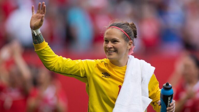 La gardienne vétéran Erin McLeod est la première joueuse à signer avec les Tides d'Halifax de la NSL.