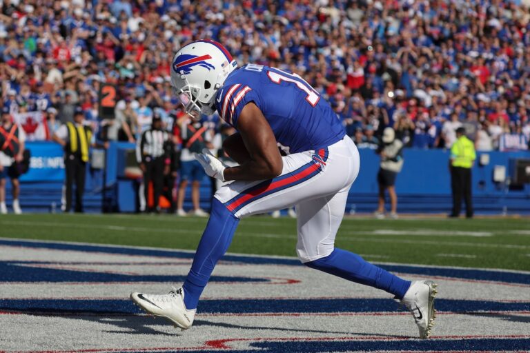 Amari Cooper marque lors de ses débuts avec les Bills et Josh Allen se remet d'un départ lent dans la déroute 34-10 des Titans