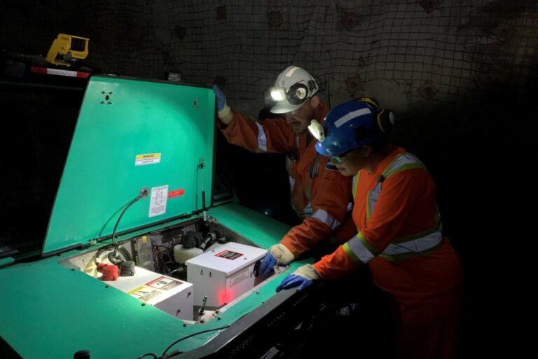Centre d'innovation développant une formation sur les véhicules électriques miniers « du monde réel »