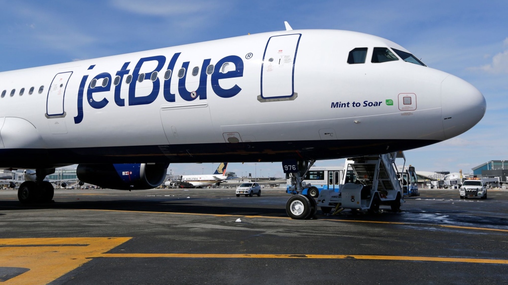 Crêpes froides et frittatas : JetBlue propose des repas chauds aux passagers en classe économique