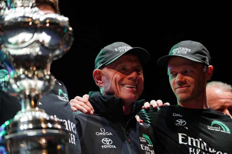 Focus sur l'avenir de l'America's Cup alors que la Nouvelle-Zélande domine les vagues