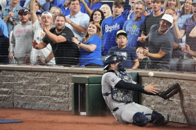 Gerrit Cole lance un joyau des séries éliminatoires, arrêtant les Royals et renvoyant les Yankees à l'ALCS avec une victoire de 3-1