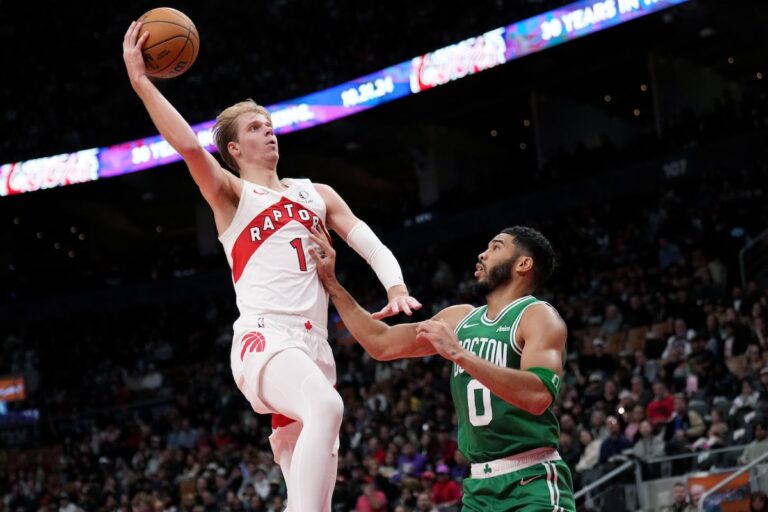 Gradey Dick mène les Raptors devant les Celtics 119-118 lors de la pré-saison NBA