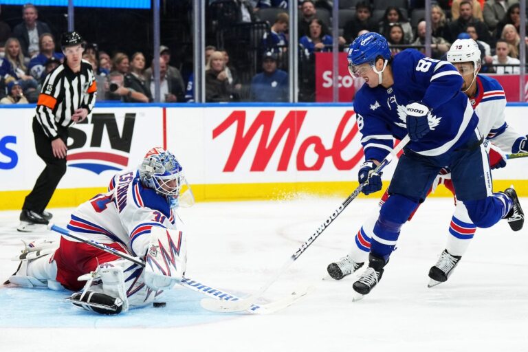 Igor Shesterkin brille, les Rangers de New York dominent les Maple Leafs de Toronto 4-1