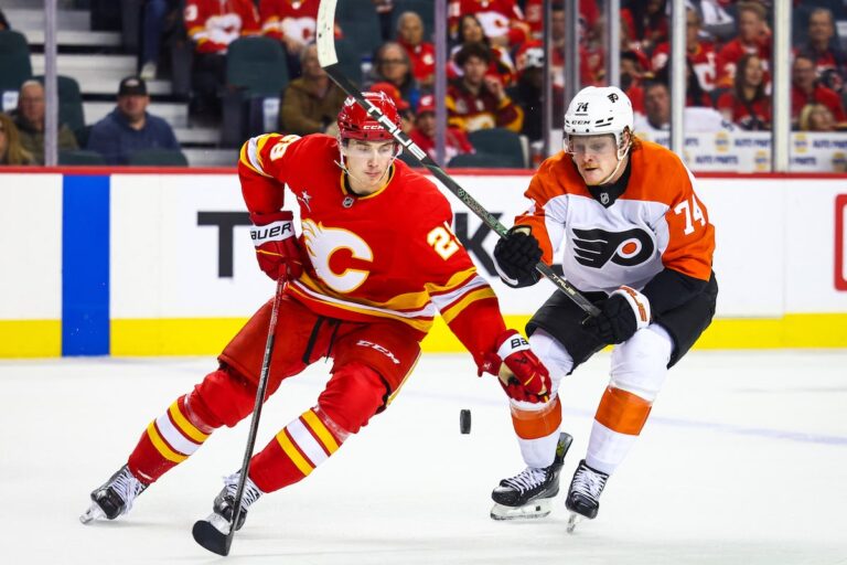 Jonathan Huberdeau a un match de 4 points alors que les Flames battent Philadelphie
