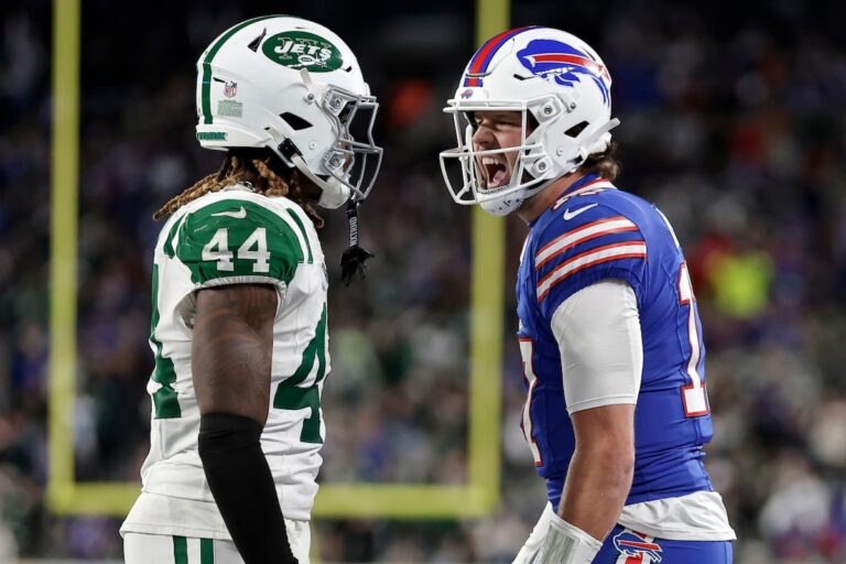 Josh Allen et Bills ont surmonté Hail Mary de Rodgers et ont battu les Jets 23-20 pour prendre le contrôle de l'AFC Est
