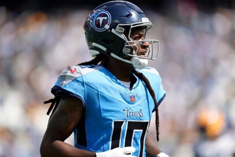 Kansas City acquiert le receveur DeAndre Hopkins dans le cadre d'un échange avec les Titans, selon une source