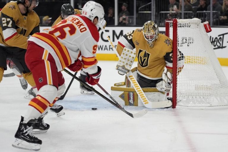 Keegan Kolesar marque deux fois alors que les Golden Knights battent les Flames 5-0